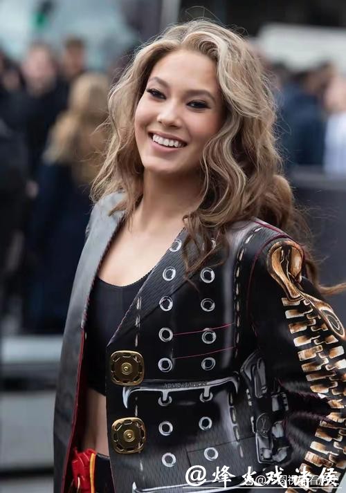 谷爱凌成熟的不像同龄人！这四年她已承受太多……